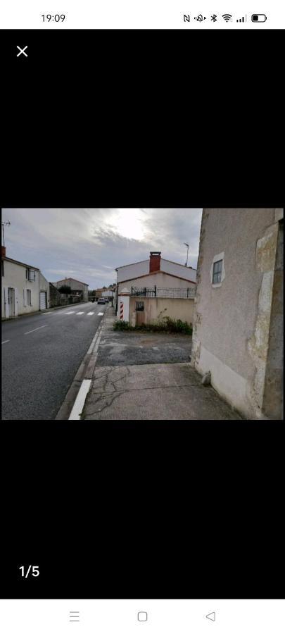 Maisonnee Avec Une Chambre Saint-Michel-en-l'Herm Exterior foto